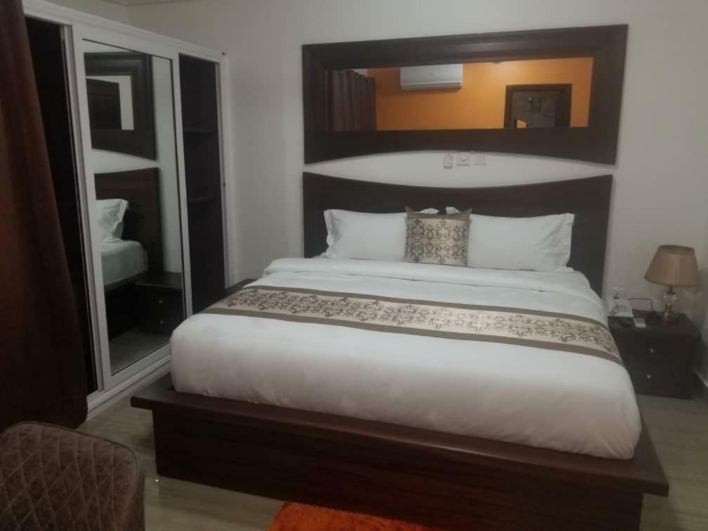 Grace Garden Hotel Sekondi-Takoradi Dış mekan fotoğraf